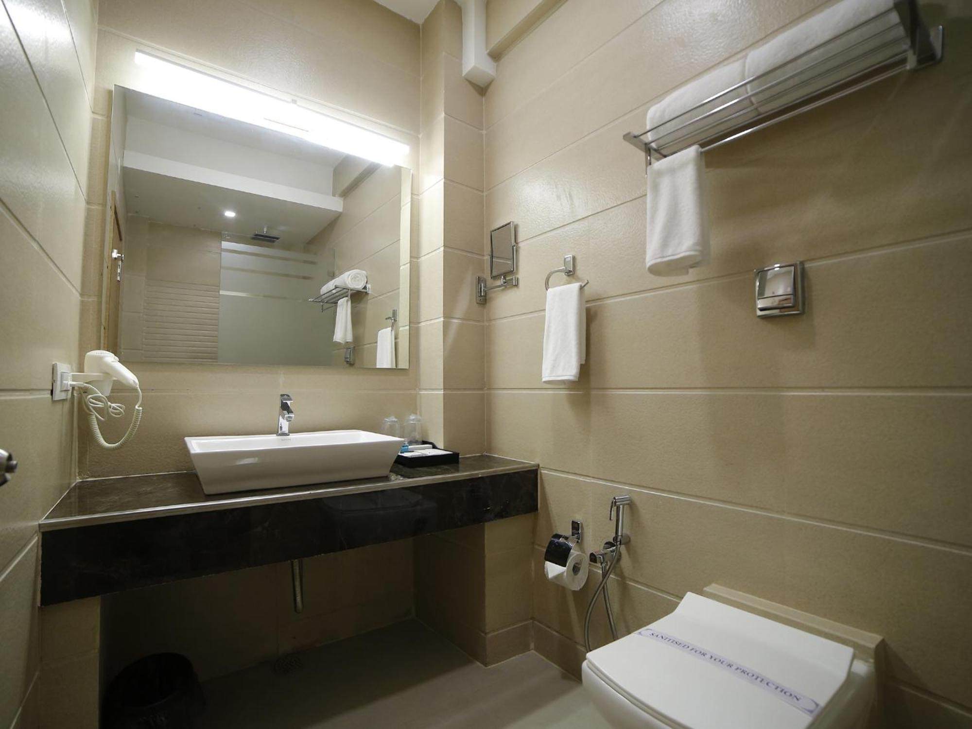 Hotel Annapurna De Royal Guntur Exterior photo